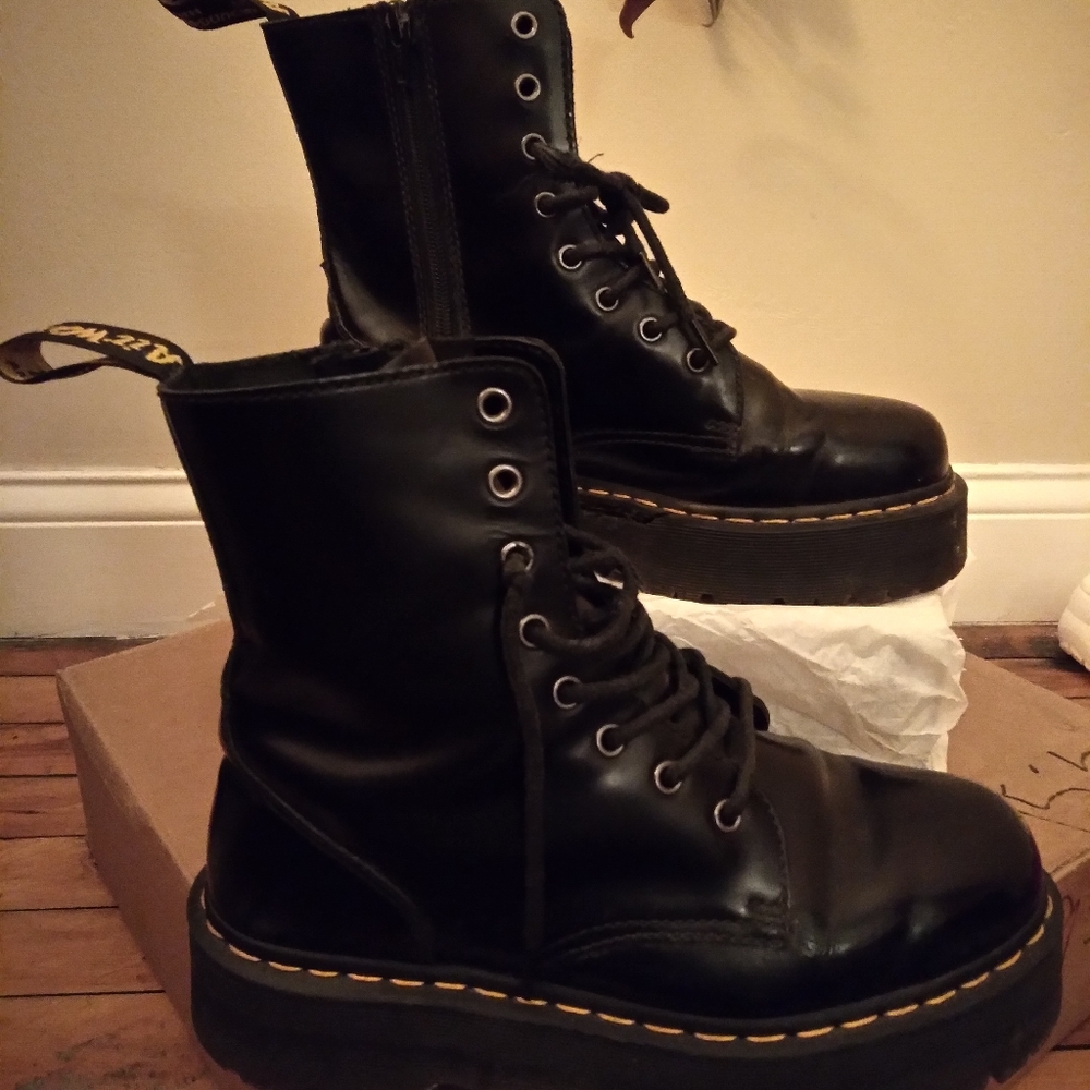 Jadon doc Martens size 10
